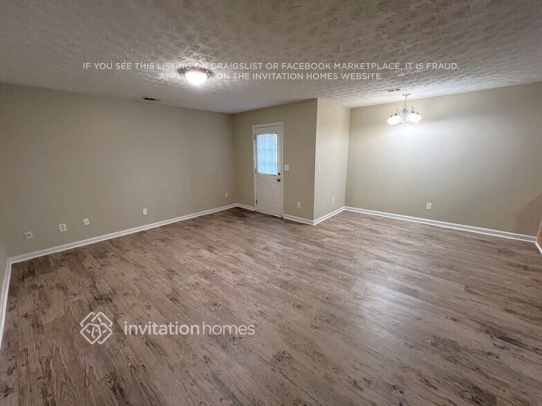 Building Photo - 1890 Riverchase Cir NE