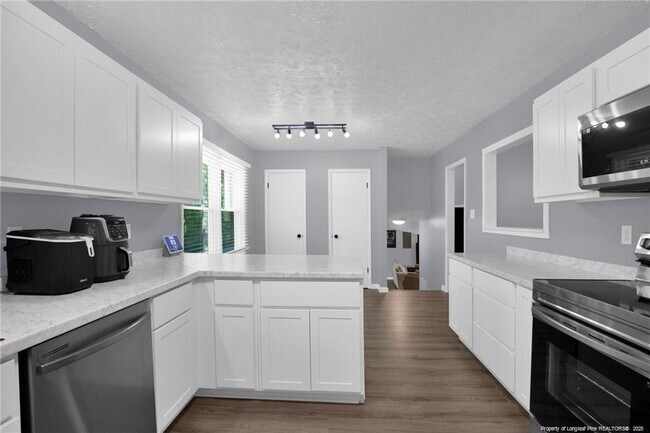Building Photo - 1618 Hickoryridge Ct