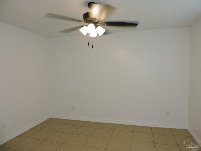 Building Photo - 6611 Bellview Pines Pl