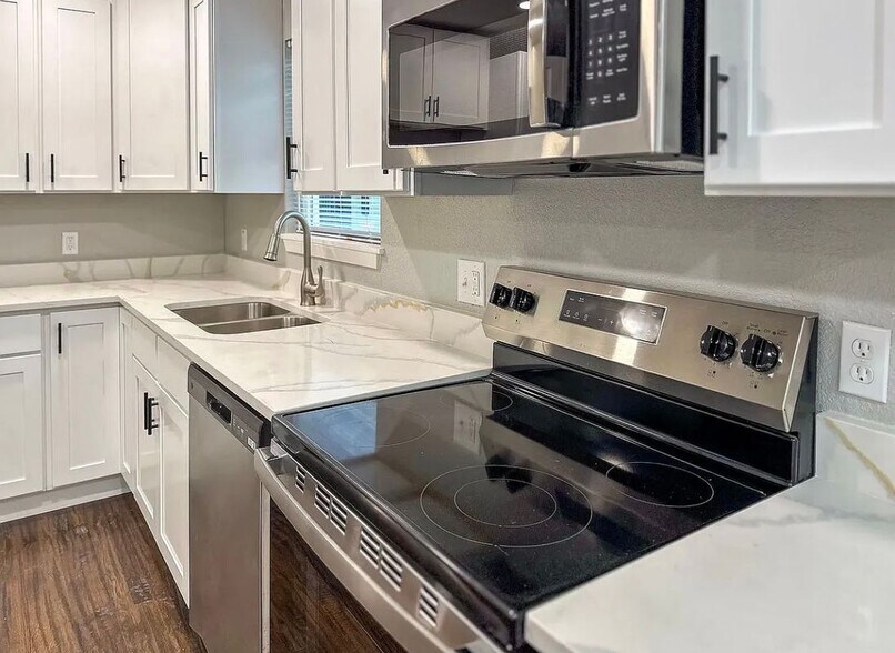 Building Photo - 211 Wanda Dr