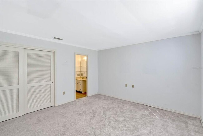 Building Photo - 1236 Villa Ln