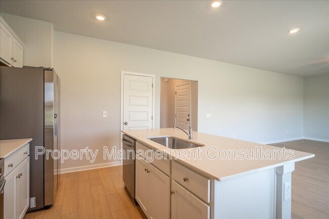 Building Photo - 22857 Dashwood Ln