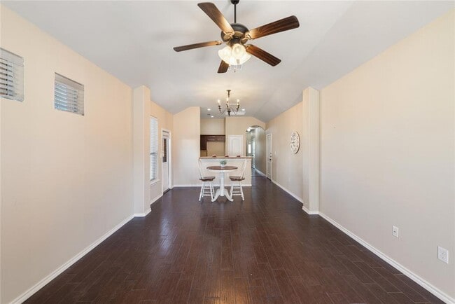 Building Photo - 101 Creekside Villa Dr