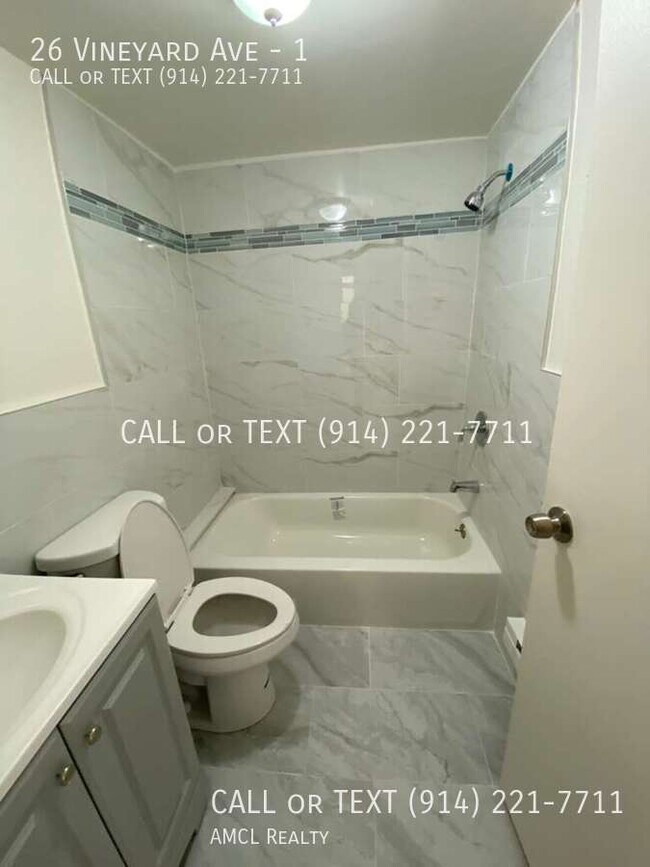 Building Photo - 26 Vineyard Ave