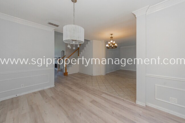 Building Photo - 6001 Pinwood Cir