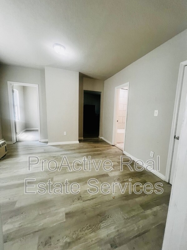 Building Photo - 809 Whitehead Ave