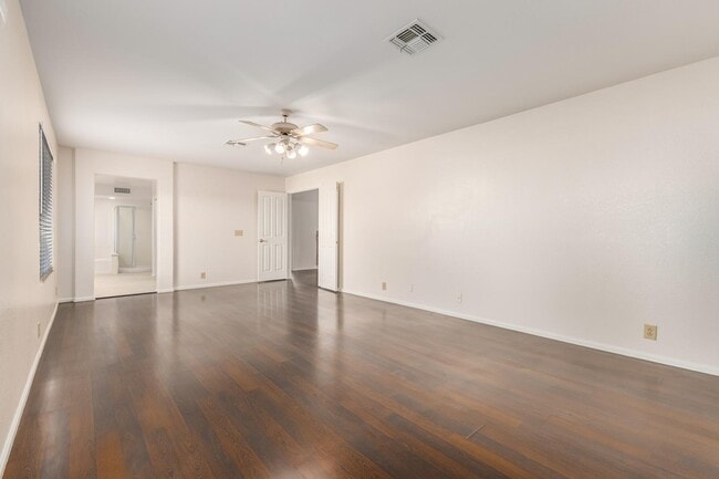 Building Photo - 14831 N 42nd Way