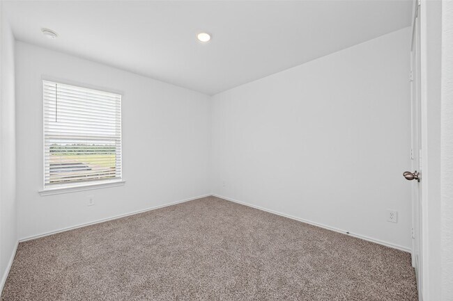 Building Photo - 24206 Foxdale Bay Ct