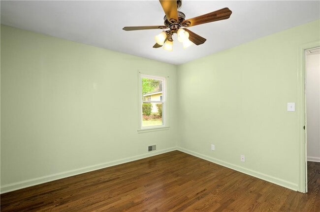 Building Photo - 878 Parkway Dr