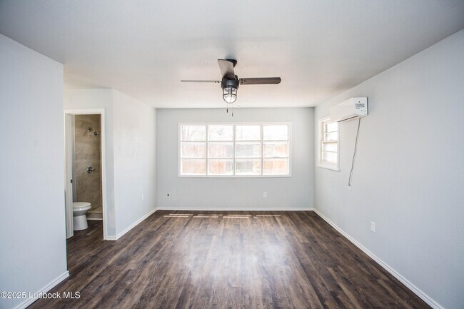 Building Photo - 6803 Avenue W