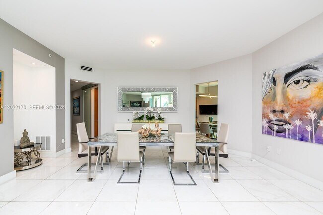 Building Photo - 16051 Collins Ave
