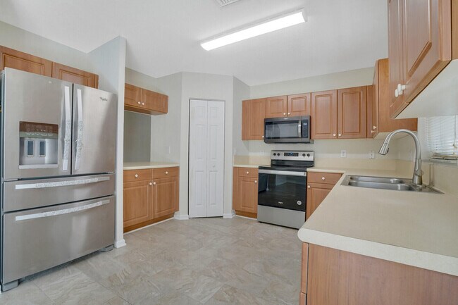 Building Photo - 785 Imperial Lake Rd