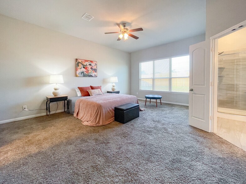 Building Photo - 10624 Langham Dr