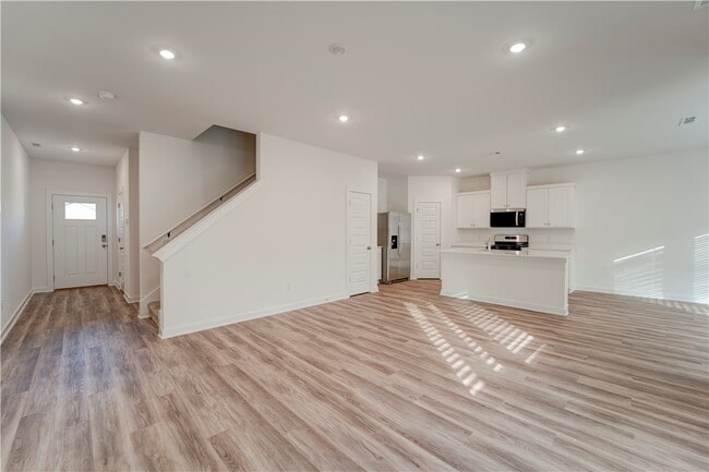 Building Photo - 139 S Maroon Ave