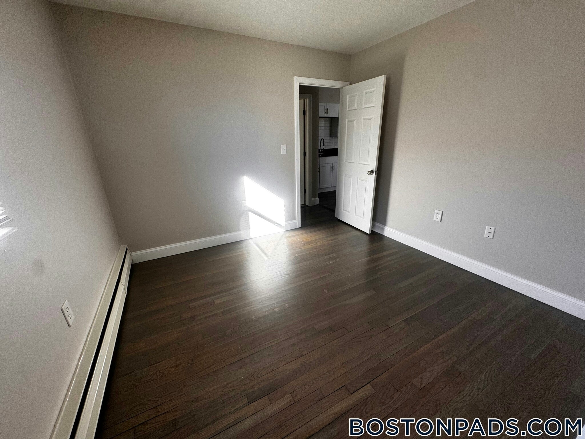 Building Photo - 18 Waugh St