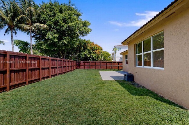 Building Photo - 2014 NE 38th Rd