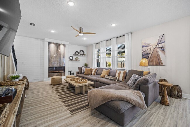Building Photo - "Luxurious Furnished Home with 4-Bed, 3-Bath, Swim Spa Fenced Yard Golf Cart steps to the beach!"