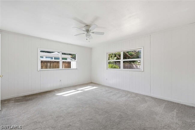 Building Photo - 1377 11th Ct N