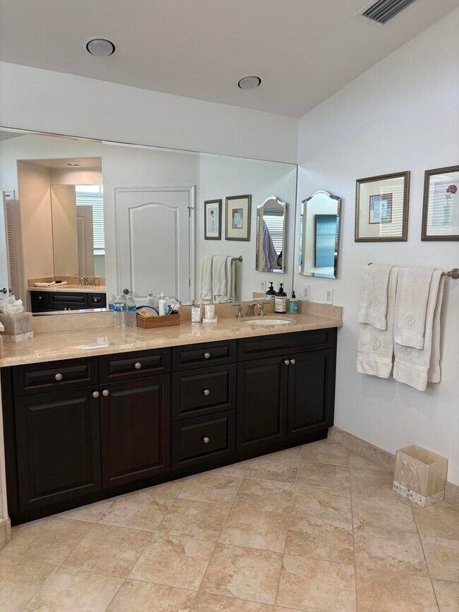 Building Photo - 927 Augusta Pointe Dr