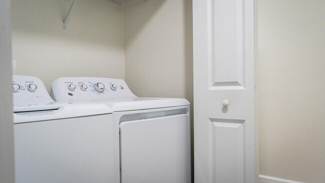 Building Photo - 4804 Lullaby Ln