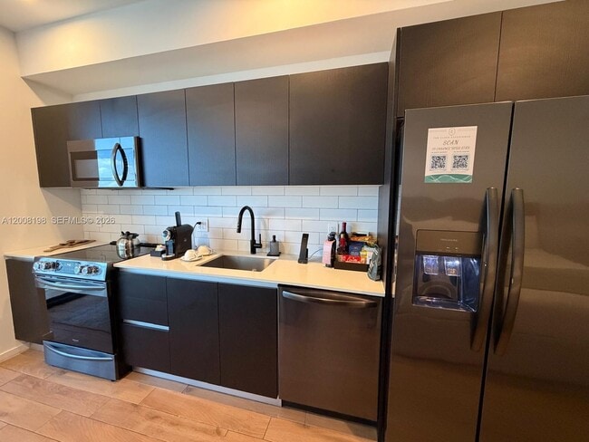 Building Photo - 398 NE 5th St