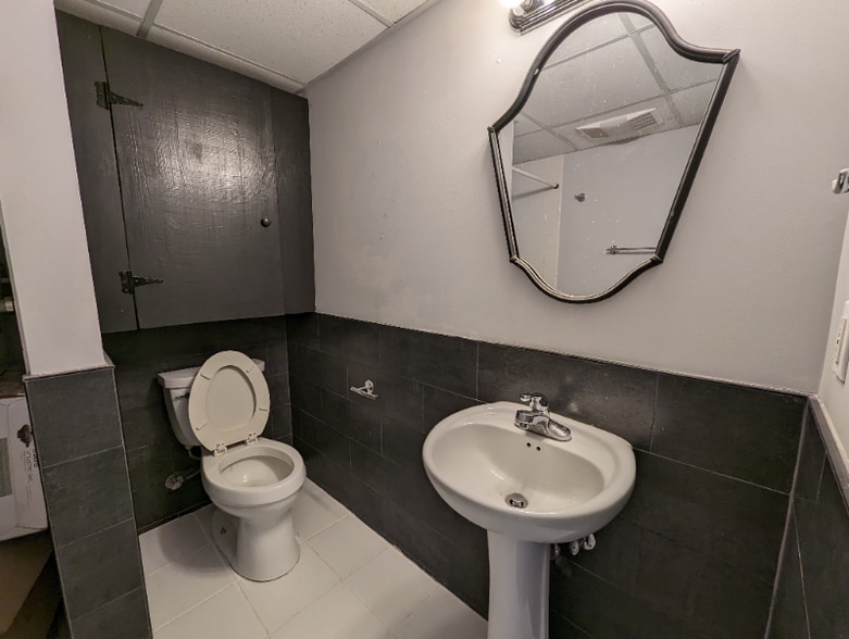 Building Photo - 406 Gaither St