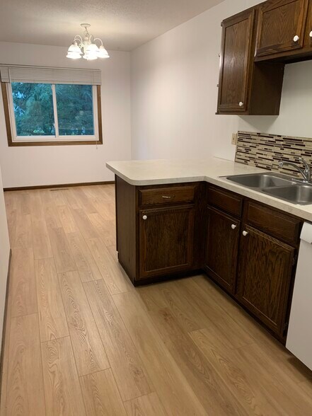 Building Photo - 11101 Vessey Cir