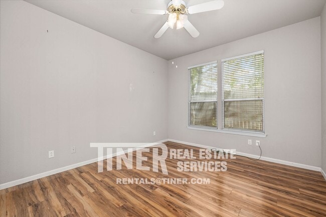 Building Photo - 2337 Fallwater Ln