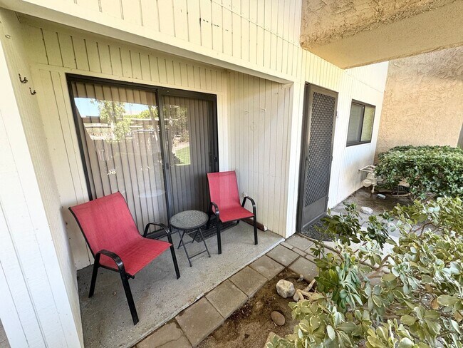 Building Photo - Long Term - Beautifully Updated 1 Bedroom Condo in Palm Springs Villas II