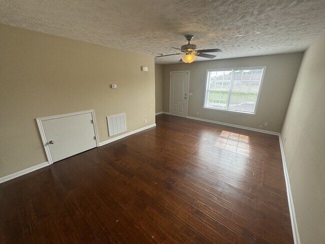 Building Photo - 812 Sevier St