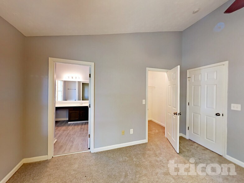Building Photo - 730 Sugar Springs Ln SW