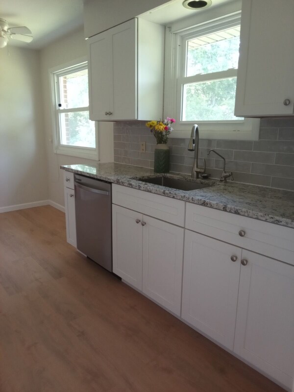 Building Photo - 5316 W River Rd