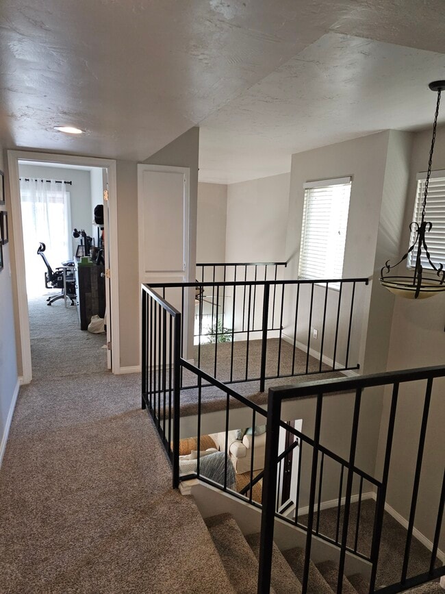 Building Photo - 853 Mola Vista Way