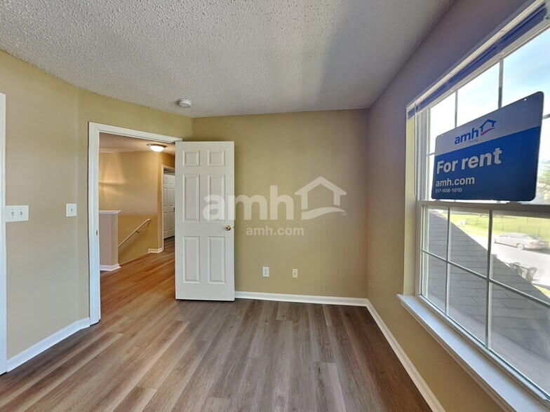 Building Photo - 1721 Blue Lake Dr