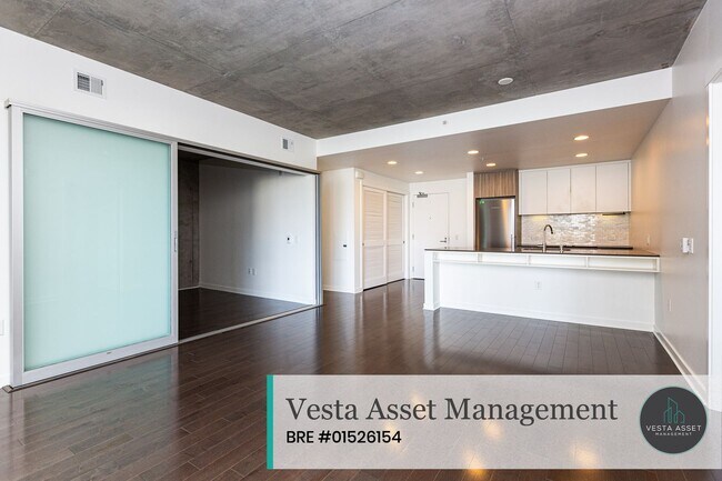 Building Photo - Designer 2-Bedroom in Iconic VIDA Residences