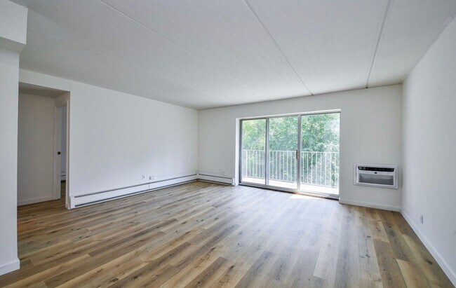 Building Photo - 5125 Blodgett Ave