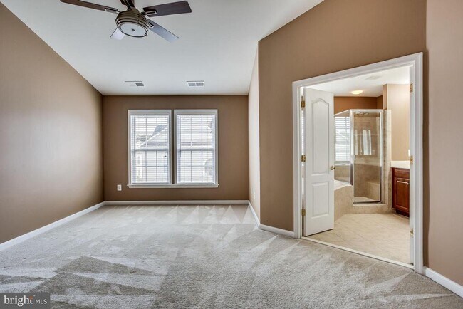 Building Photo - 22050 Dilworth Square