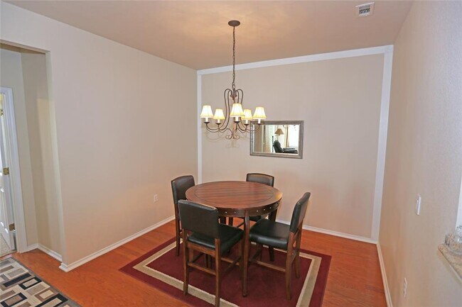 Building Photo - 233 Bonham Loop