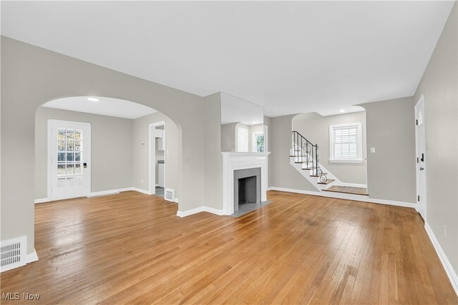 Building Photo - 16201 Walden Ave