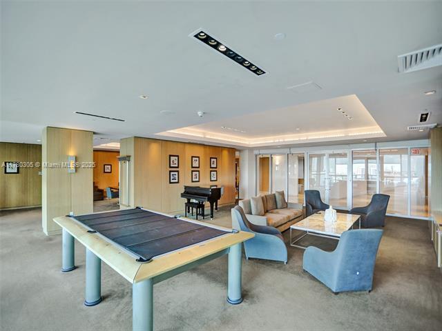 Building Photo - 900 Biscayne