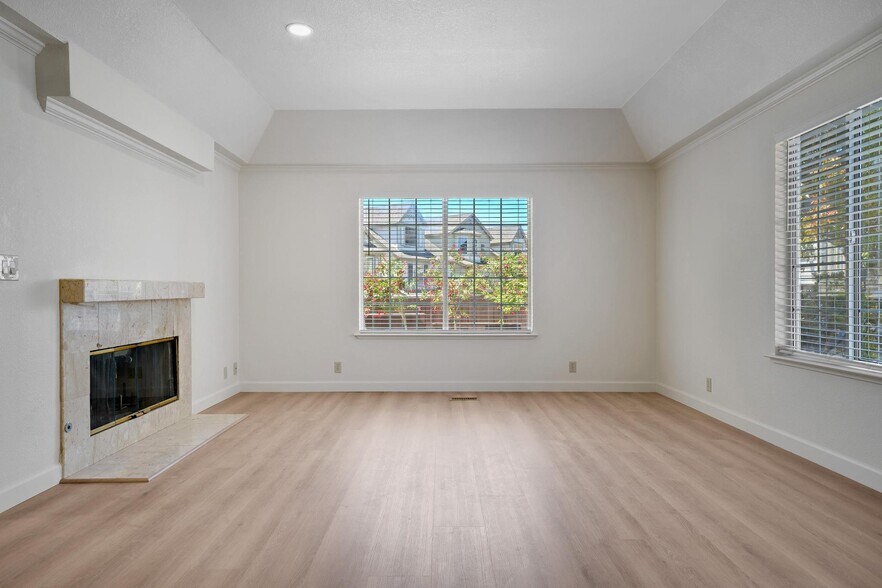 Building Photo - 125 Chestnut Ave