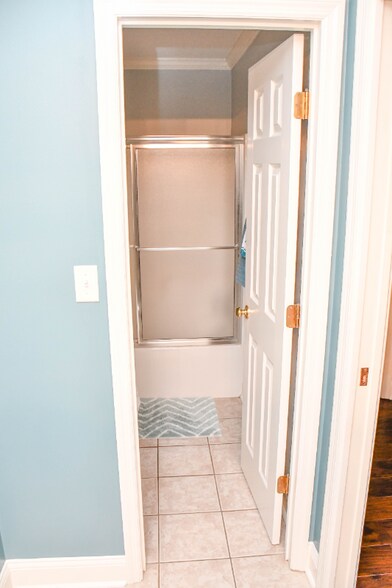 Building Photo - 2546 Bascom Dr