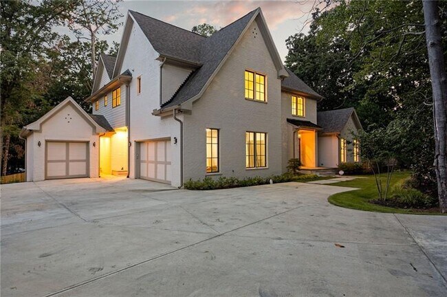 Building Photo - 1074 Moores Mill Rd NW