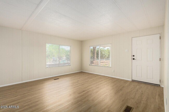 Building Photo - 9710 E Baywood Ave