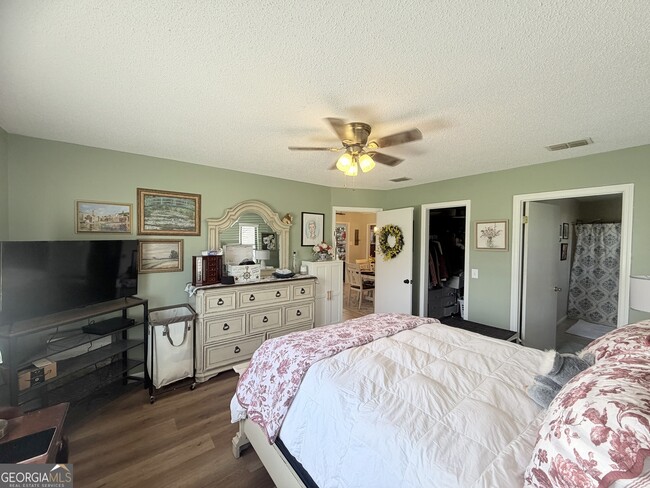 Building Photo - 130 N Woodvalley Dr