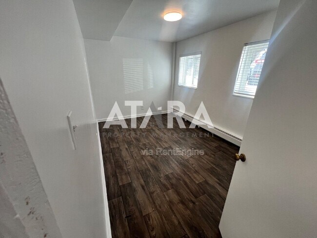 Building Photo - 177 W 300 N