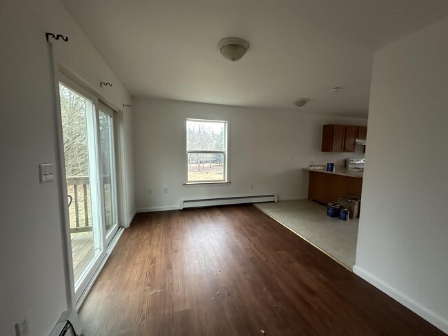 Building Photo - 114 Cove Rd