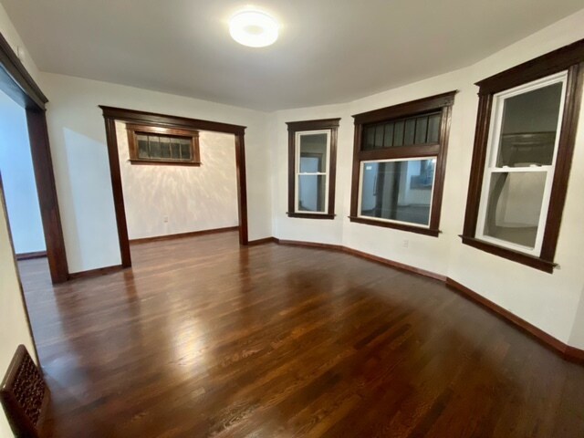 Building Photo - 664 Gladstone Ave