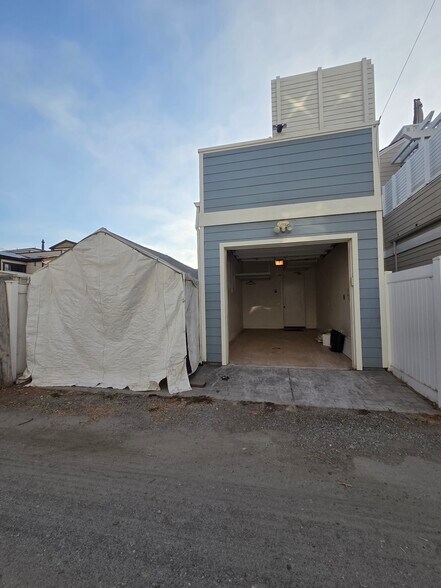 Building Photo - 4014 Honeycutt St