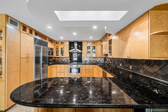 Building Photo - 1005 Bel Air Dr